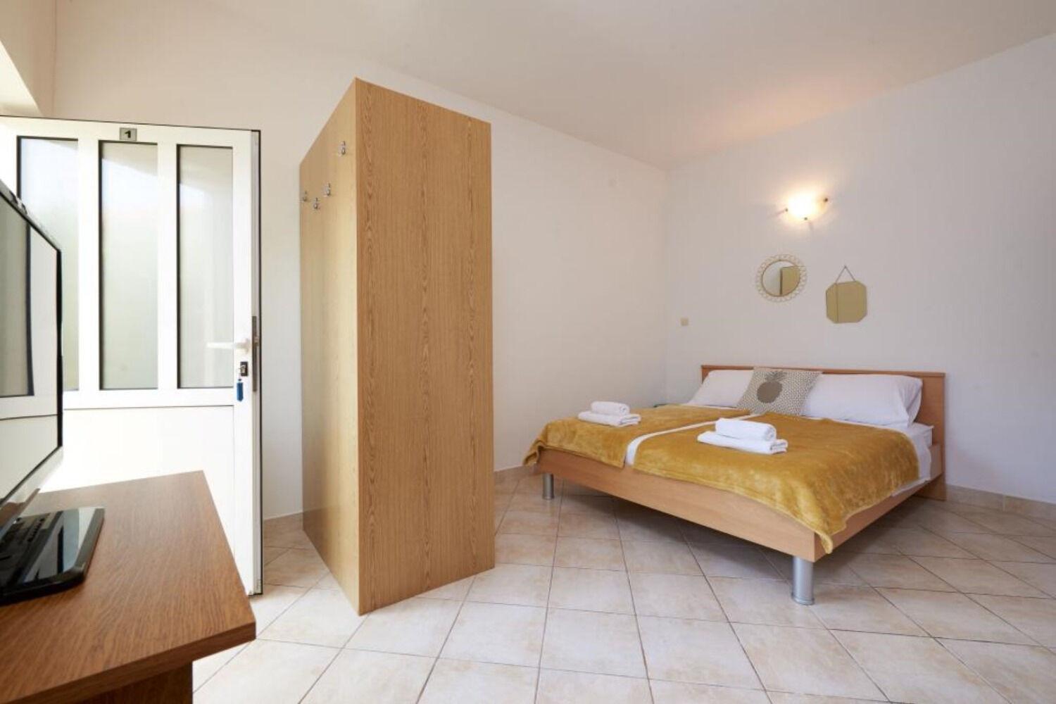 Apartments Mare - 30 M From Pebble Beach Seget Vranjica Exteriör bild