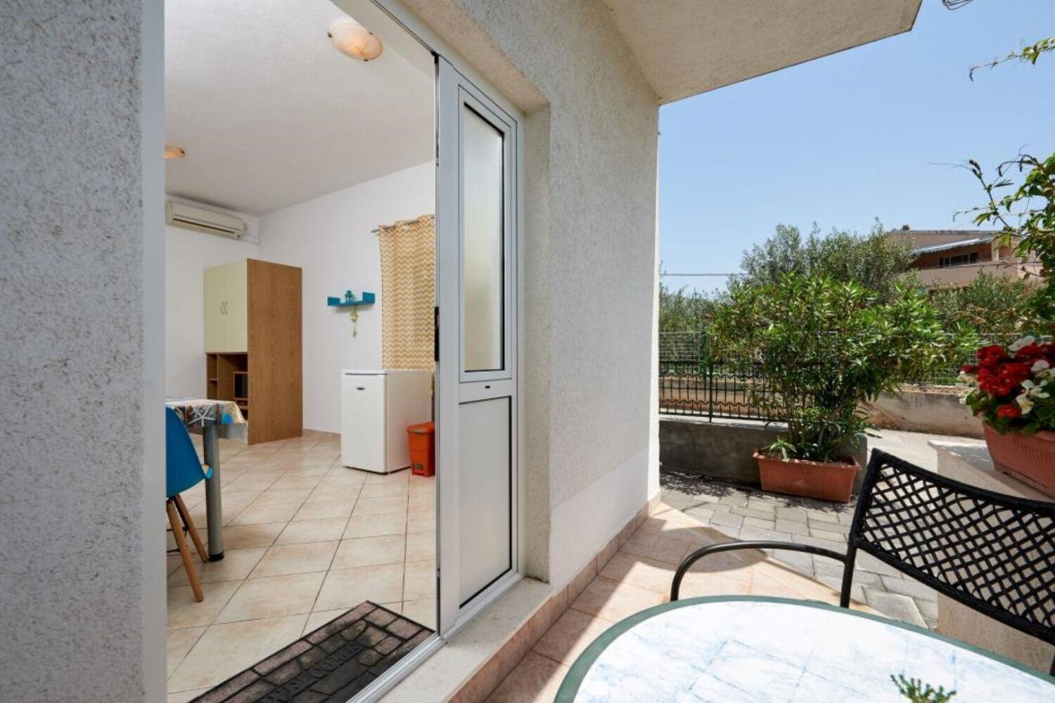 Apartments Mare - 30 M From Pebble Beach Seget Vranjica Exteriör bild