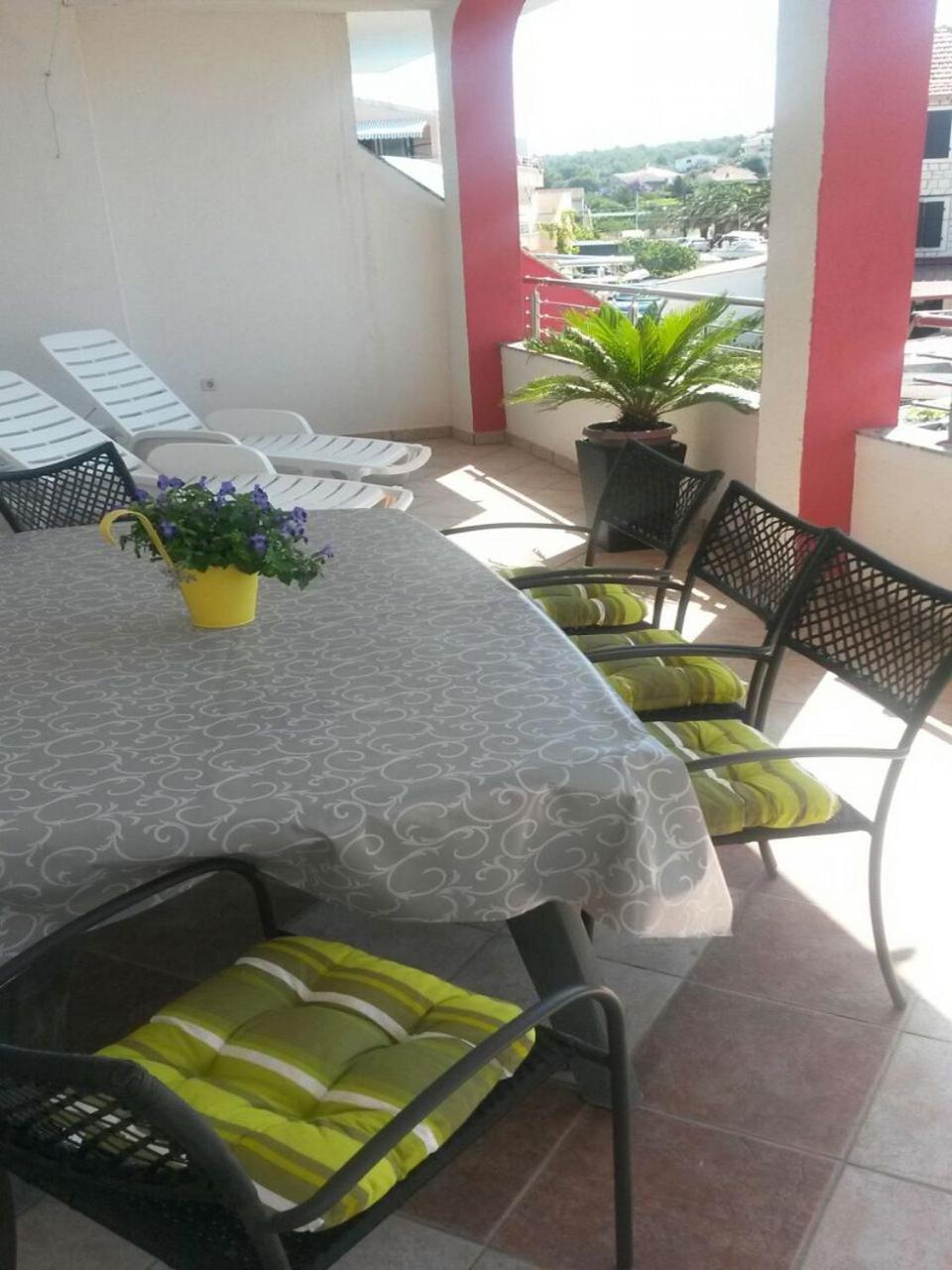 Apartments Mare - 30 M From Pebble Beach Seget Vranjica Exteriör bild