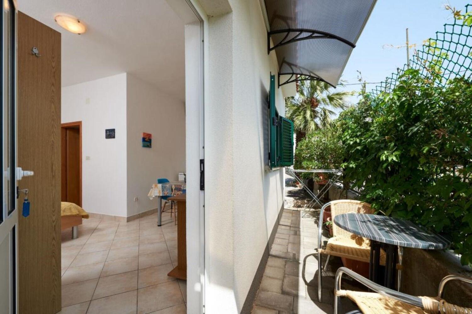 Apartments Mare - 30 M From Pebble Beach Seget Vranjica Exteriör bild