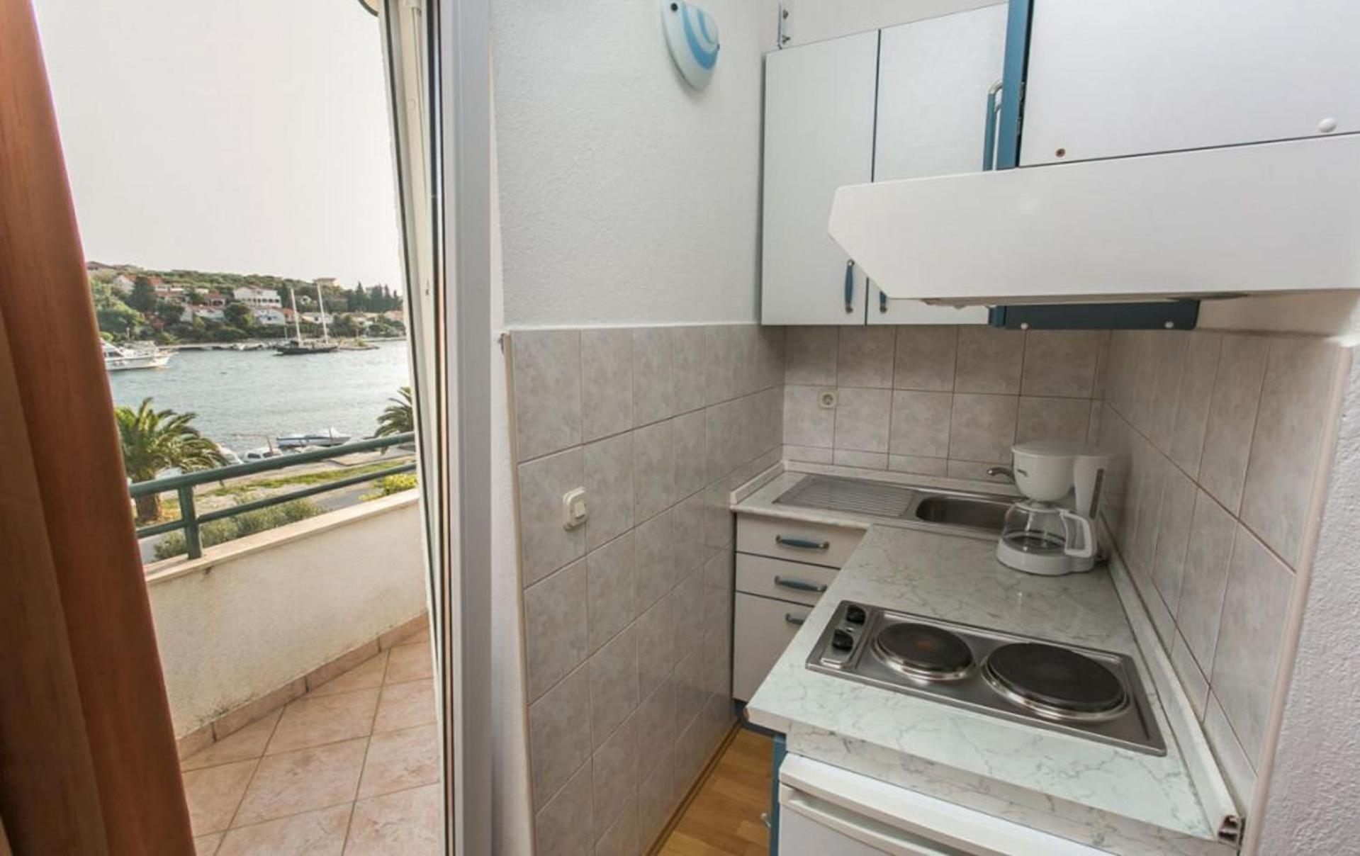 Apartments Mare - 30 M From Pebble Beach Seget Vranjica Exteriör bild