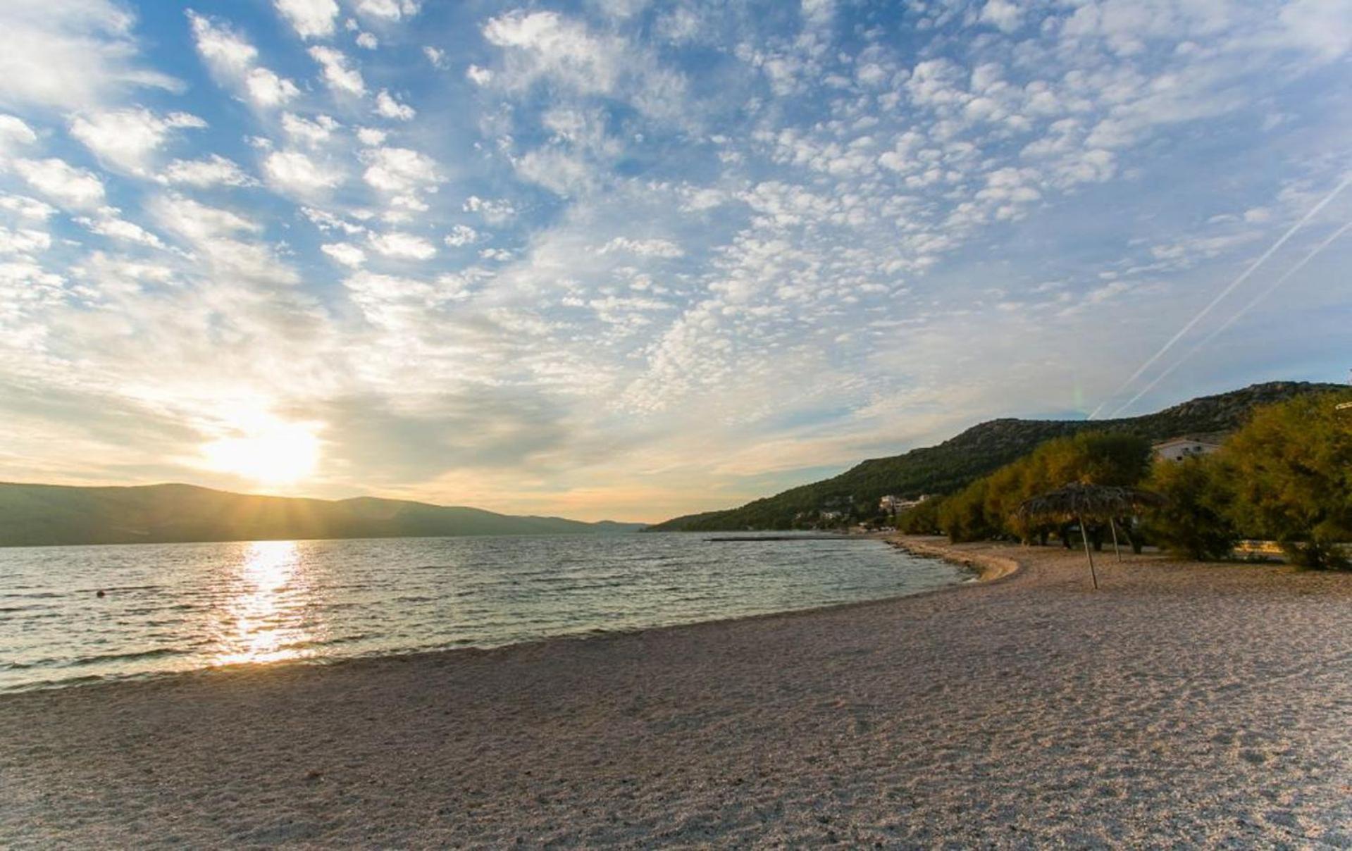 Apartments Mare - 30 M From Pebble Beach Seget Vranjica Exteriör bild