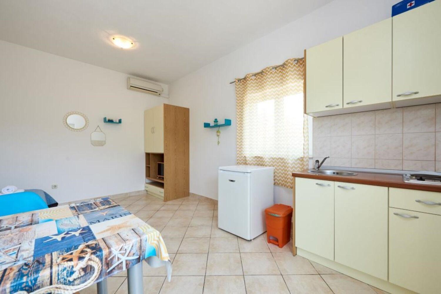 Apartments Mare - 30 M From Pebble Beach Seget Vranjica Exteriör bild